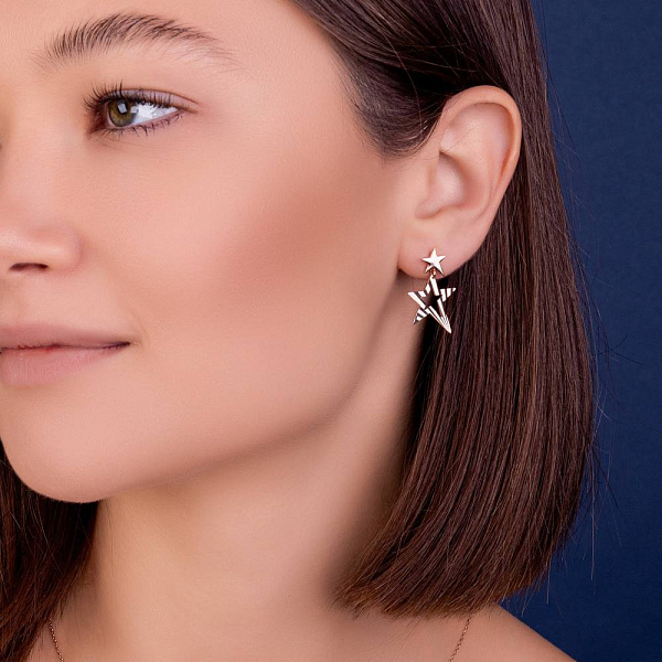 Золотые серьги-пусеты с подвесками и алмазной гранью (арт. 111268/1) – изображение 2