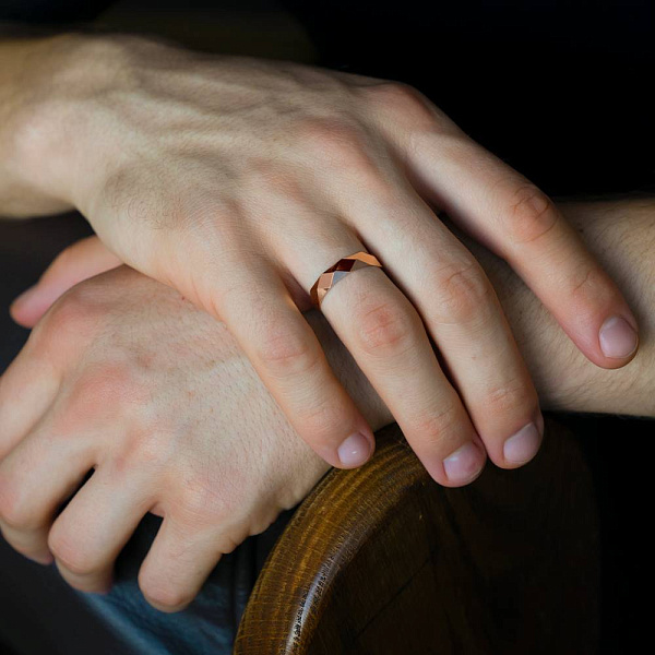 Золотое обручальное кольцо (арт. 239241) – изображение 5