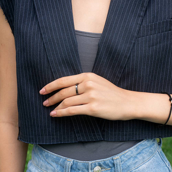 Кольцо из черной керамики и белого золота с бриллиантом (арт. К011768010бч) – изображение 3