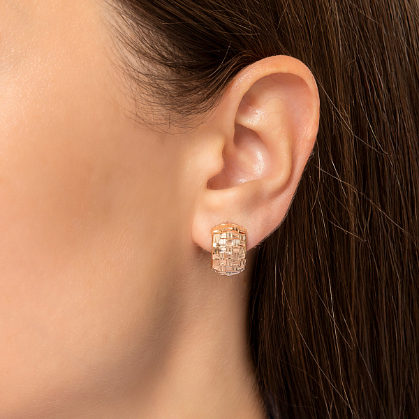 Золотые серьги с алмазной насечкой (арт. 120807) – изображение 3