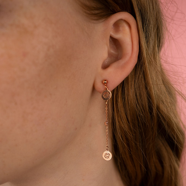 Серьги-гвоздики из красного золота с подвесками (арт. 109240) – изображение 2