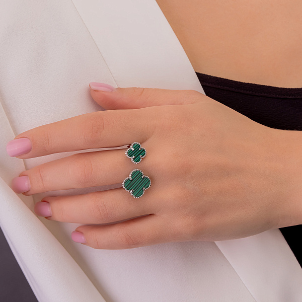 Безразмерное кольцо Клевер из серебра с малахитом (арт. 7501/6521млх) – изображение 2