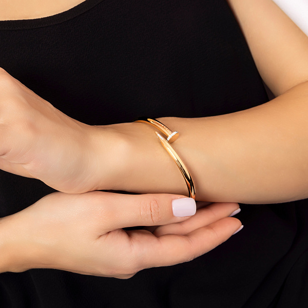 Золотой жесткий браслет с фианитами (арт. 340019ж) – изображение 4