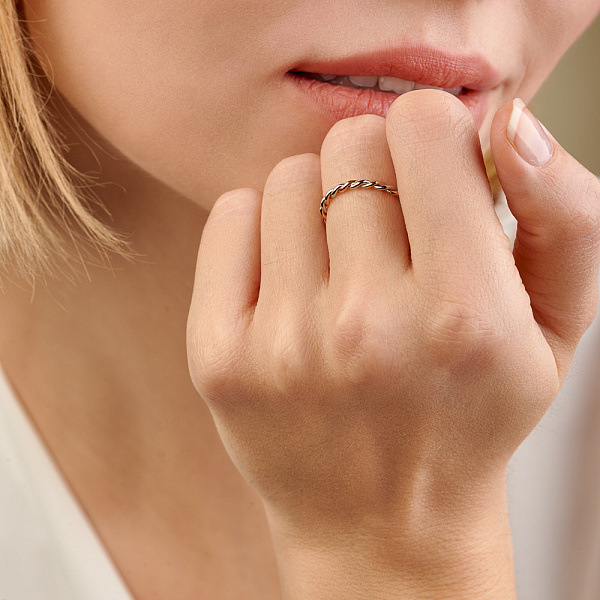 Кольцо из красного и белого золота (арт. 140991кб) – изображение 2