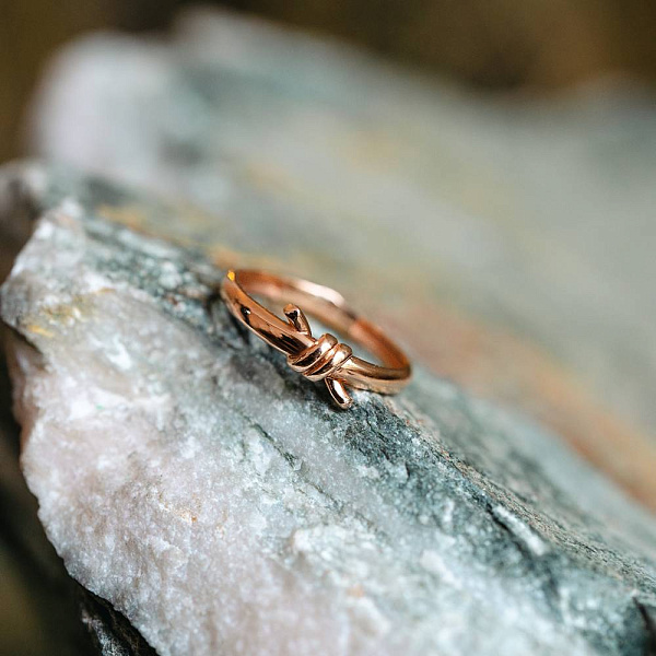 Золотое кольцо "Узелок" без камней (арт. 155432) – изображение 3