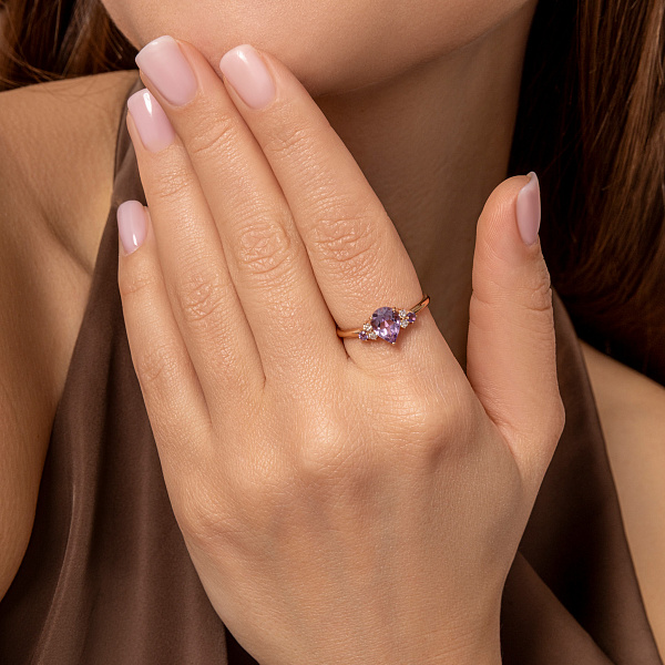 Каблучка з червоного золота з аметистом і фіанітами (арт. 141119Паф) – зображення 5