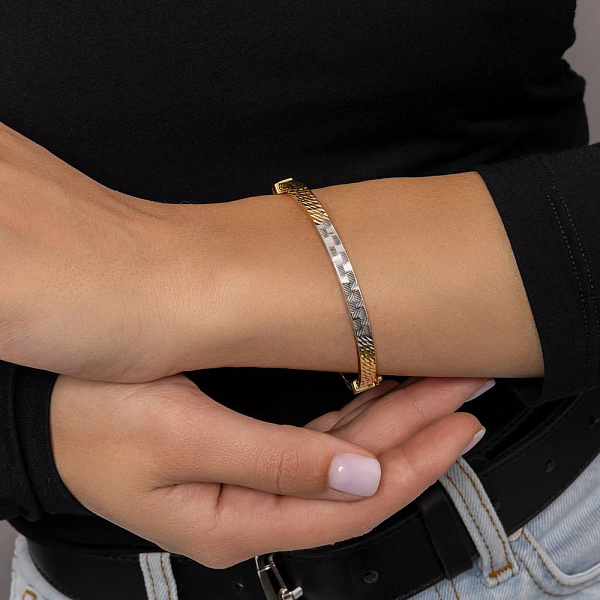 Жесткий браслет из желтого золота с родированием (арт. 3261093/5жр) – изображение 3