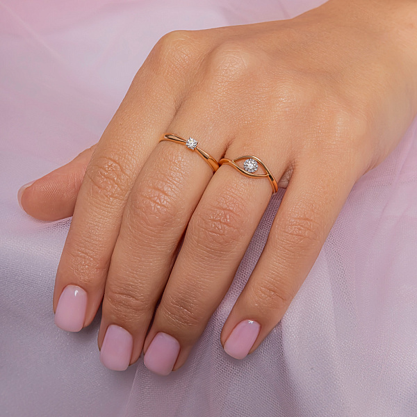 Золота каблучка з діамантом (арт. К011355010) – зображення 2