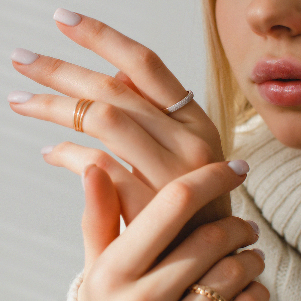 Золотое двухстороннее кольцо Бесконечность с фианитами (арт. 141165) – изображение 4