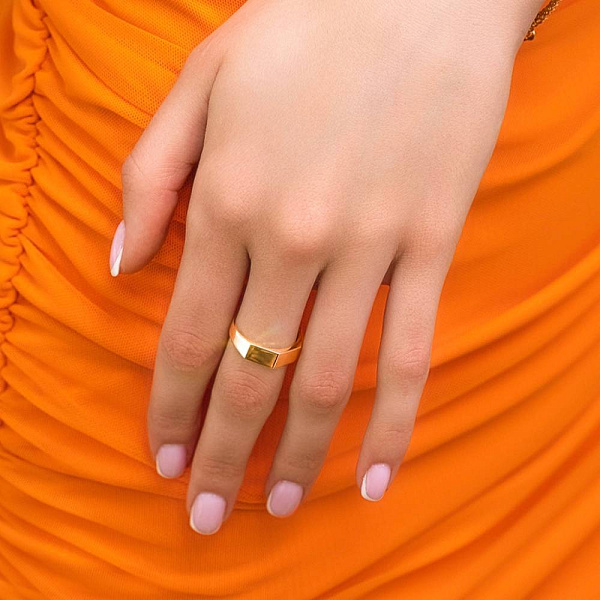 Золота каблучка в червоному кольорі металу (арт. 154719) – зображення 3