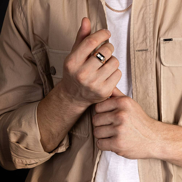 Золота печатка з діамантом та емаллю (арт. К170046015е) – зображення 2