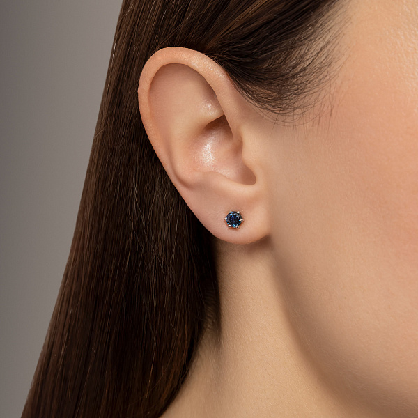 Золотые серьги пусеты с сапфирами (арт. 111093Пбс) – изображение 2