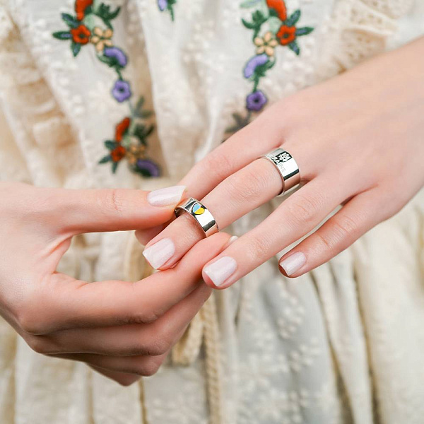 Серебряное кольцо с патриотическим сердечком (арт. 7501/464егжкп) – изображение 2