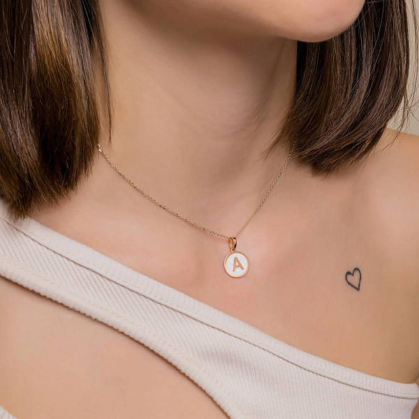 Золотой подвес Буква А с эмалью (арт. 440994еп) – изображение 2