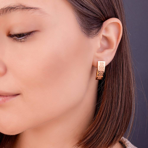 Серьги из красного золота с орнаментом (арт. 121125) – изображение 2