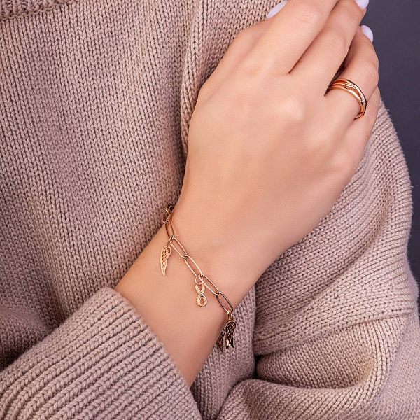 Золотое кольцо с фианитами (арт. 156099) – изображение 3