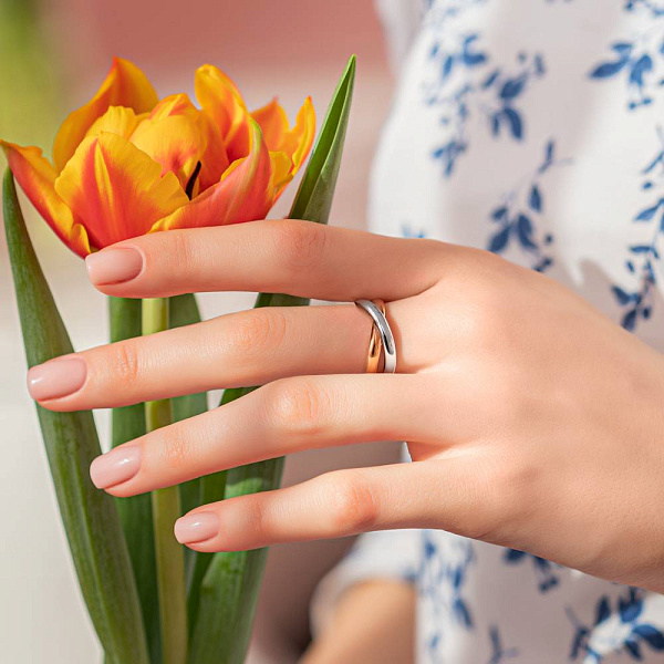 Кольцо Переплетение из комбинированного золота (арт. 140879) – изображение 2