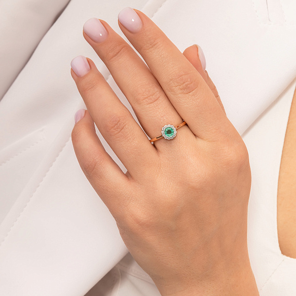 Золота каблучка зі смарагдом і діамантами (арт. К011078и) – зображення 3