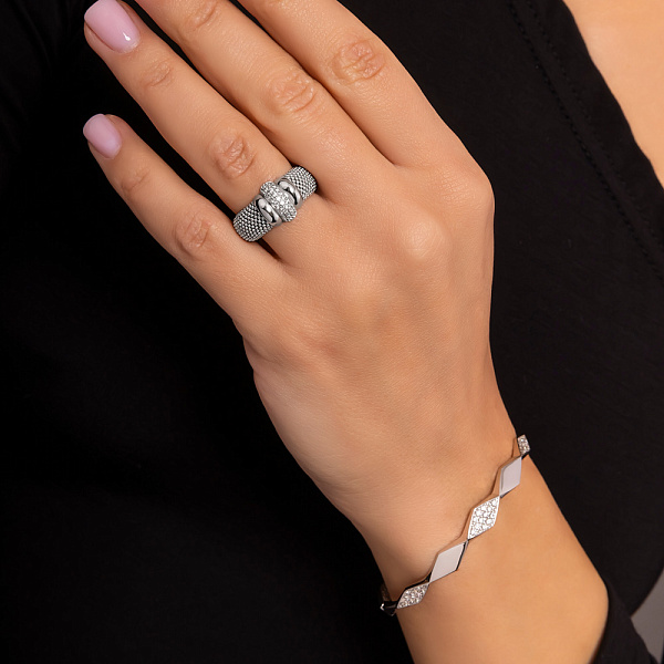 Жесткий браслет из белого золота с фианитами (арт. 326754б) – изображение 3