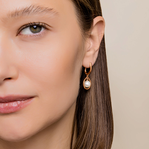 Золотые серьги-подвески с жемчугом (арт. 2108228101) – изображение 3