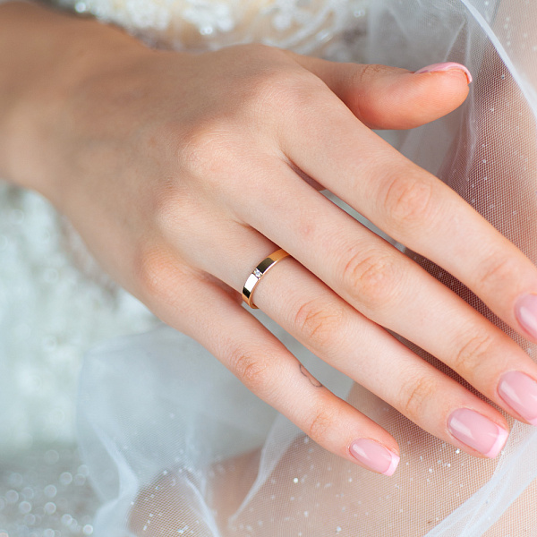 Золота обручка класична Комфорт з діамантом (арт. К239182) – зображення 2