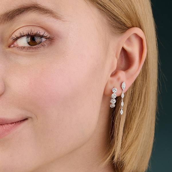 Сережки-пусеты из белого золота с бриллиантами (арт. С341274020б) – изображение 4