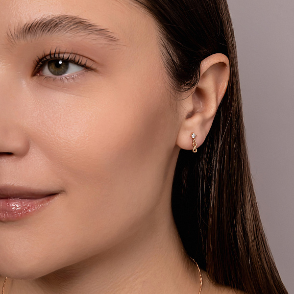 Золоті сережки-пусети з підвіскою "Нескінченність" (арт. 108783) – зображення 3