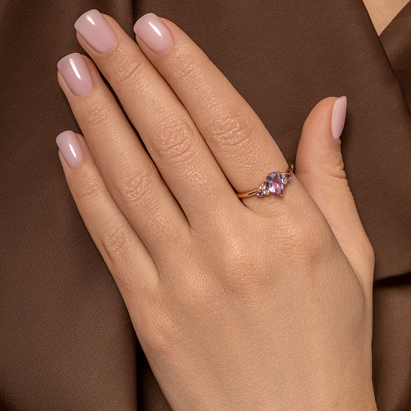 Каблучка з червоного золота з аметистом і фіанітами (арт. 141119Паф) – зображення 6