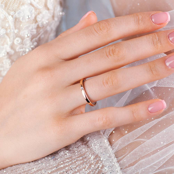 Обручальное кольцо из золота с бриллиантом (арт. К239210кб) – изображение 4