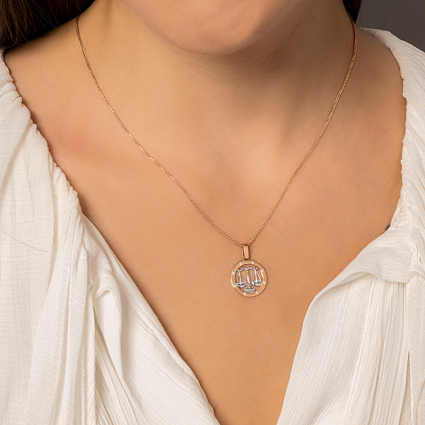 Золотой подвес "Весы" с фианитами (арт. 440670) – изображение 3