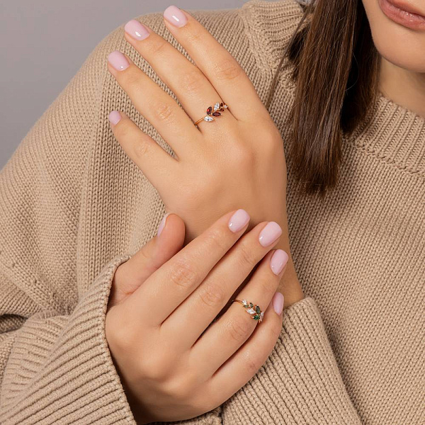 Золота каблучка з гранатом і фіанітами (арт. 141248Пк) – зображення 6