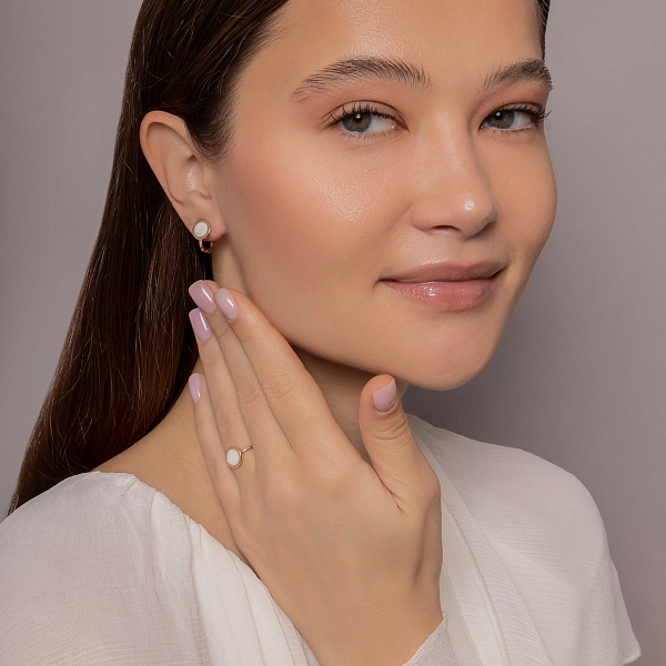 Золотое кольцо Лýна с перламутром (арт. 141216еп) – изображение 5