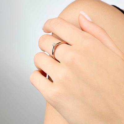 Золотое помолвочное кольцо с бриллиантом (арт. К011004005)