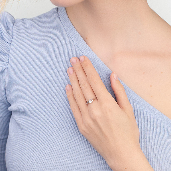 Кольцо из белого золота с фианитами (арт. 140630б) – изображение 2