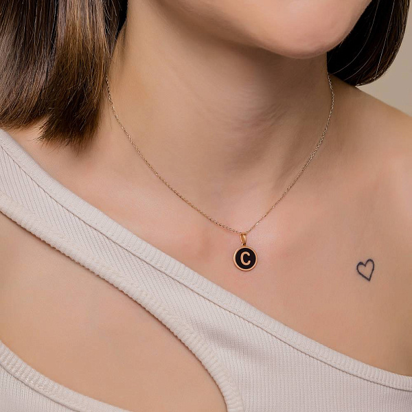 Золотой кулон Буква С с эмалью (арт. 440992еч) – изображение 2