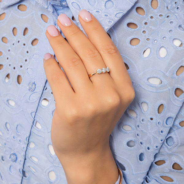 Золотое кольцо с бриллиантами (арт. К011461070) – изображение 4