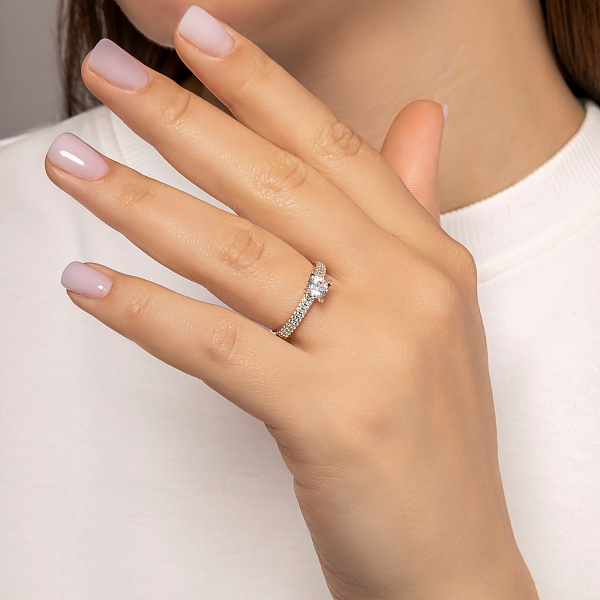 Золотое кольцо с фианитами (арт. 143600) – изображение 4