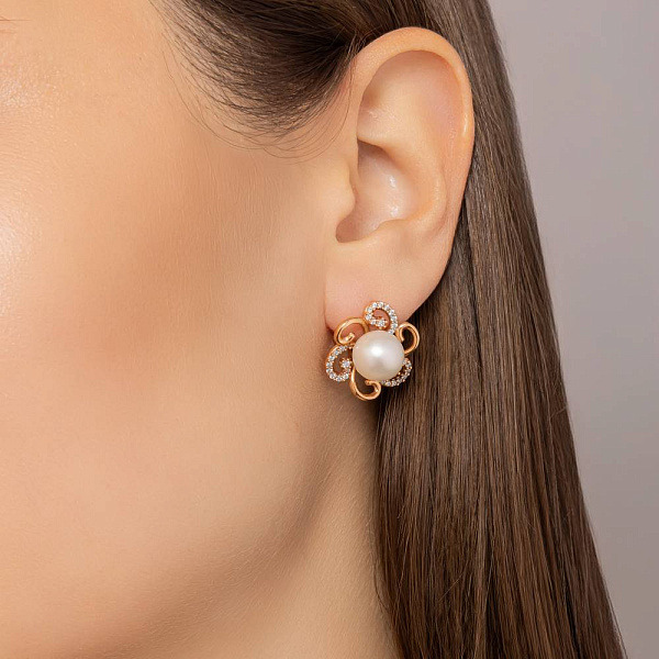 Золотые серьги с жемчугом и фианитами (арт. 104072) – изображение 2