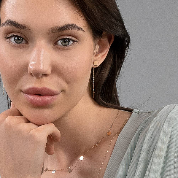 Золотые серьги-цепочки в красном цвете металла (арт. 110840) – изображение 2