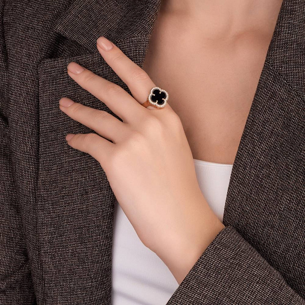 Золотое кольцо с ониксом и фианитами (арт. 156116/15о) – изображение 2