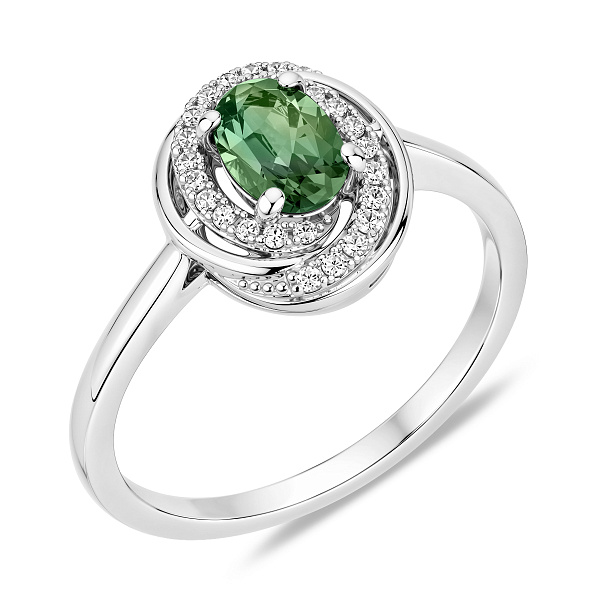 Серебряное кольцо с изумрудом и фианитами (арт. 7501/8929Изм) – изображение 1