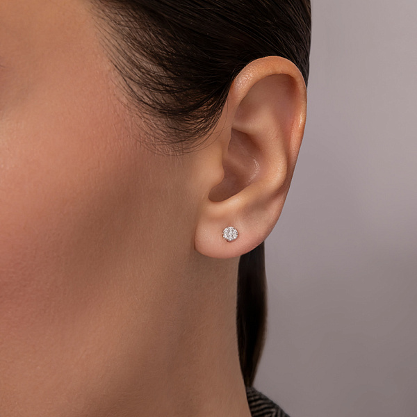 Сережки-пусети з білого золота з розсипом діамантів (арт. Т011283010б) – зображення 3