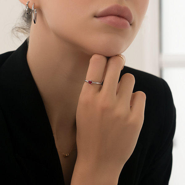 Каблучка з білого золота з рубіном (арт. 141093Пбр) – зображення 2