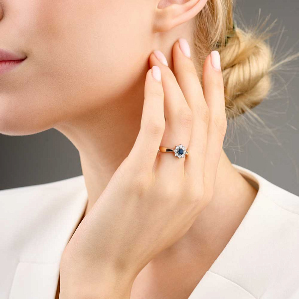 Кольцо из красного золота с сапфиром и бриллиантами (арт. К011062с) – изображение 2