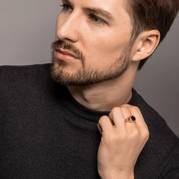 Золотая печатка с ониксом (арт. 180567о) – изображение 3