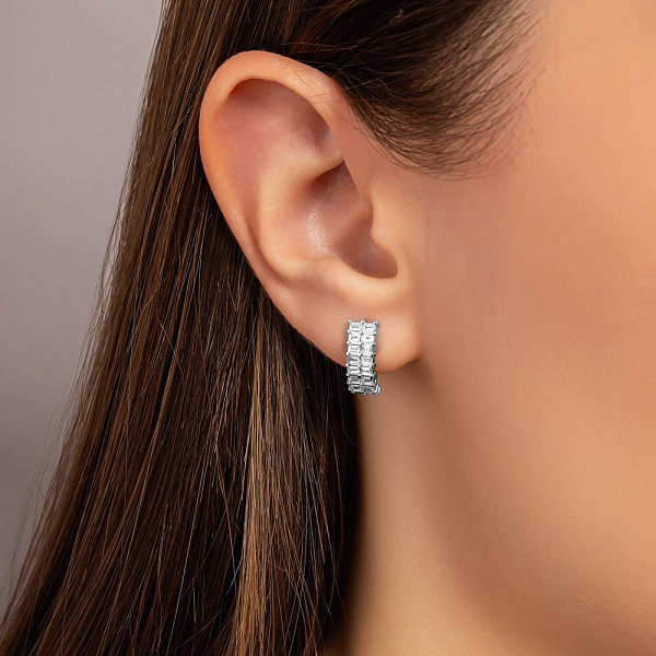 Сережки з білого золота з діамантовою доріжкою (арт. С011597090б) – зображення 2