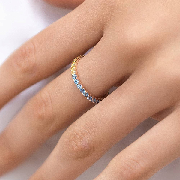 Каблучка з золота з синіми і жовтими фіанітами  (арт. 140939гж) – зображення 2