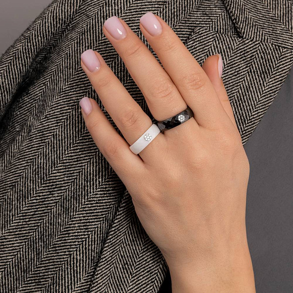 Каблучка з золота та чорної кераміки з діамантами (арт. К011229005бча) – зображення 3