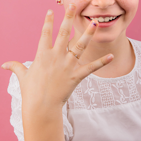 Тонкое кольцо из красного золота с одним фианитом (арт. 155228) – изображение 4