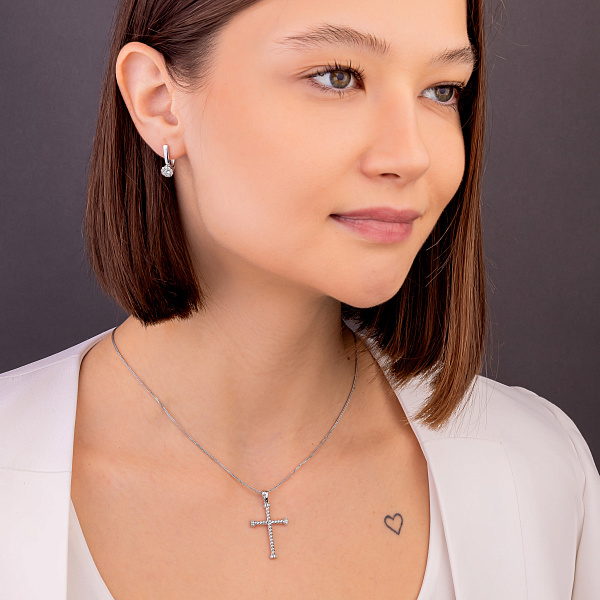 Хрестик з білого золота з діамантами (арт. П011795010б) – зображення 3